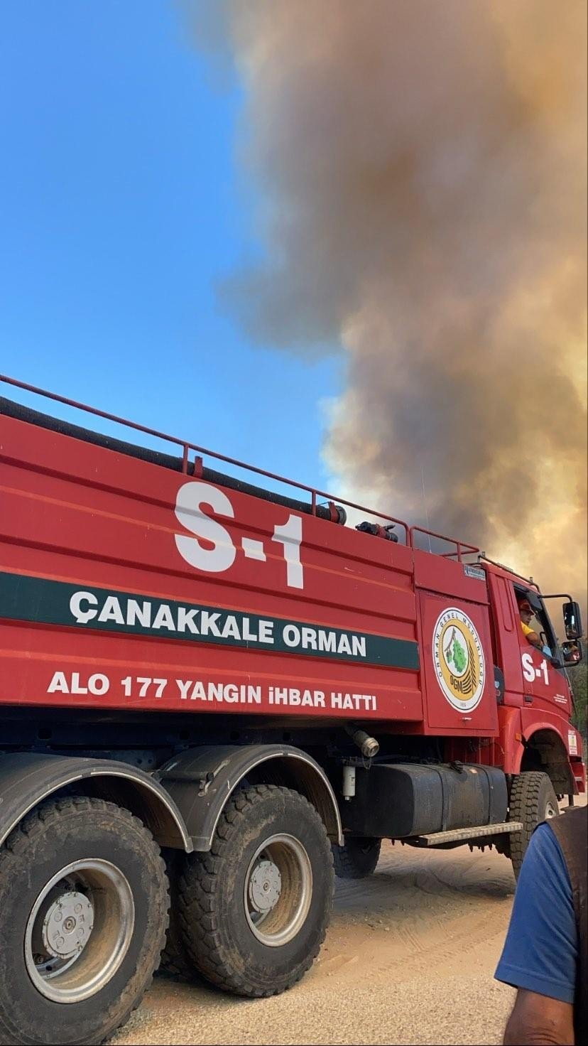 Çanakkale’de farklı yerlerde orman yangınları sürüyor! Ekipler teyakkuzda