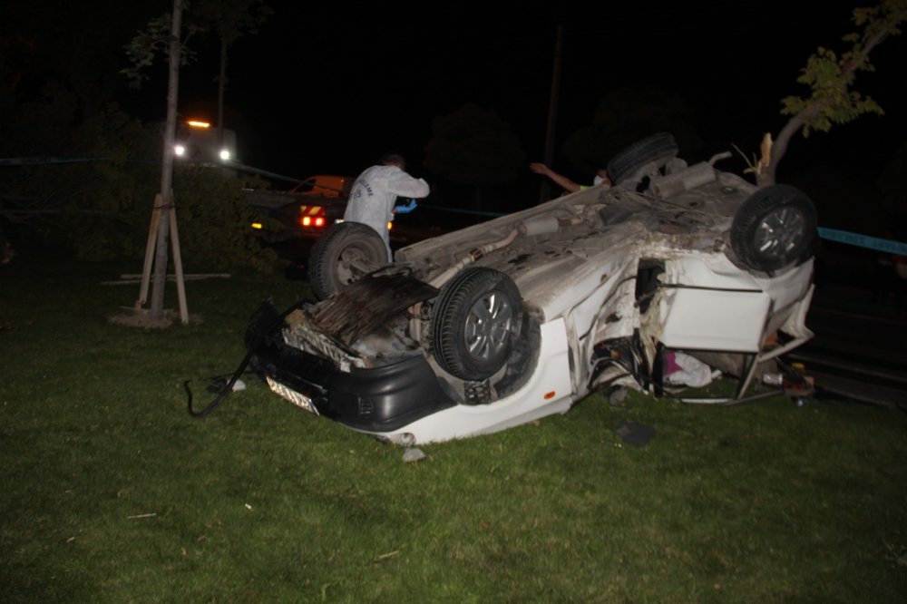 Konya'da kontrolden çıkan araç takla attı! Emre Tapur olay yerinde can verdi