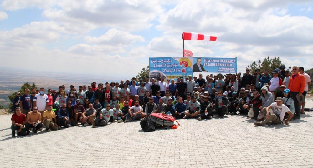 Konya'da yamaç paraşütü şöleni! Uçmak için kuş olmaya gerek yok
