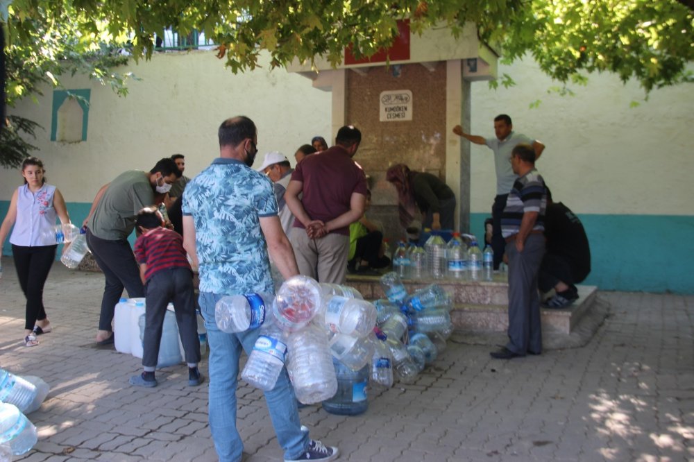 Binlerce insan Konya'ya akın akın geliyor! Ilgın Kumdöken suyu şifa dağıtıyor