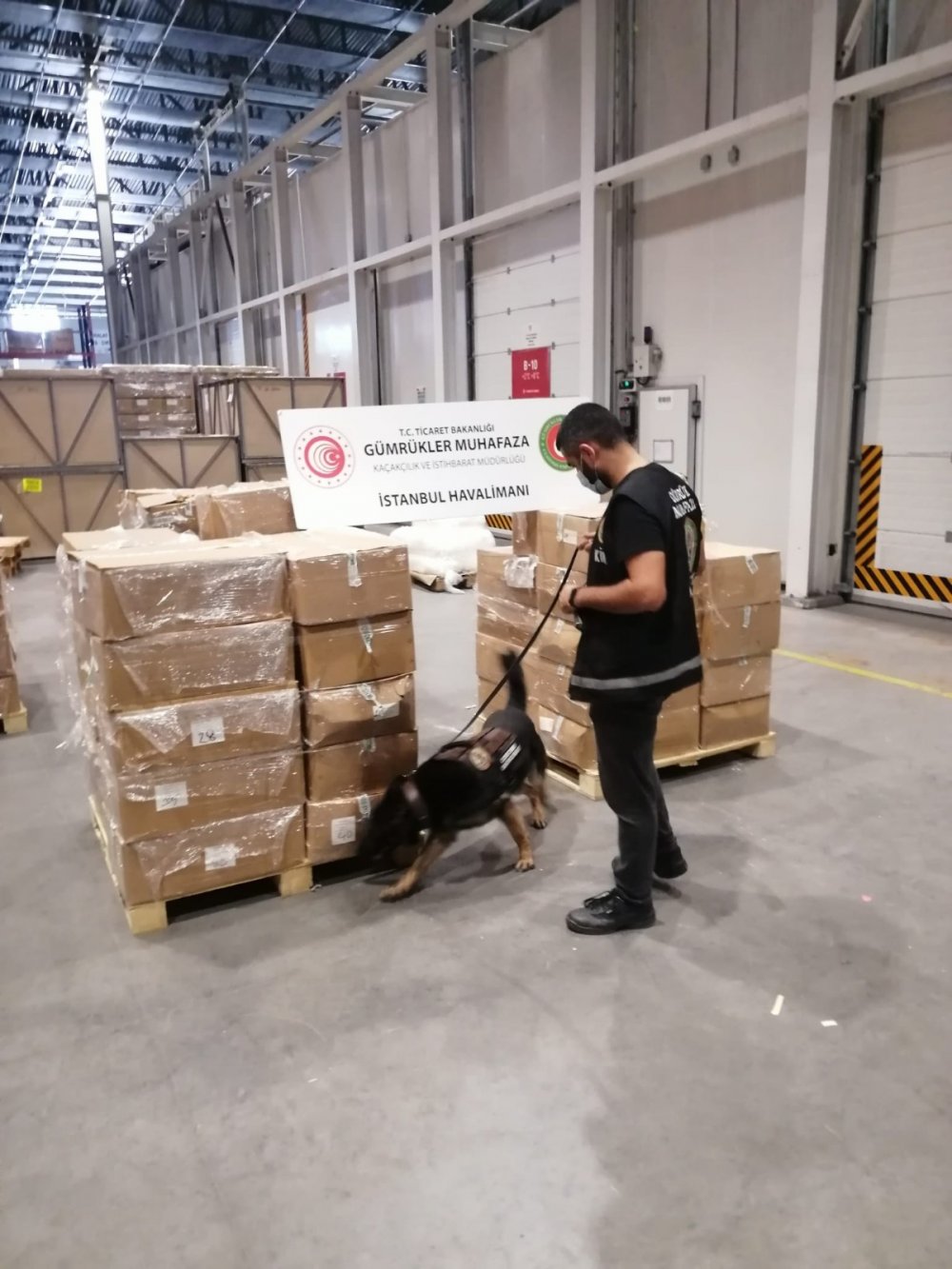 İstanbul Havalimanı’nda dev uyuşturucu operasyonu! 16 gözaltı 3 tutuklama