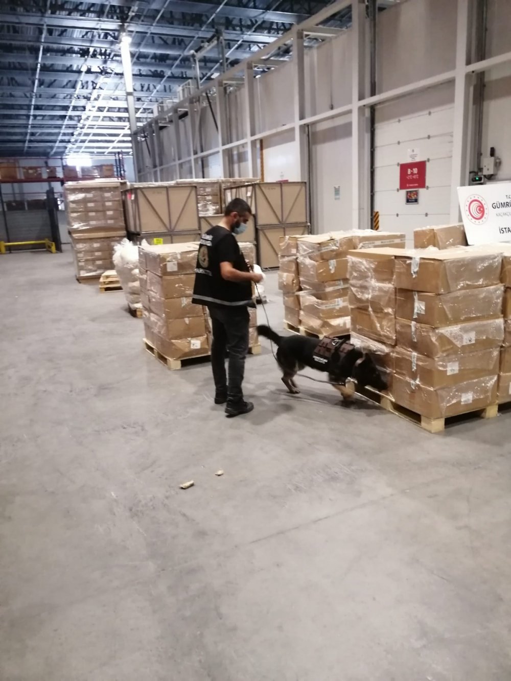 İstanbul Havalimanı’nda dev uyuşturucu operasyonu! 16 gözaltı 3 tutuklama