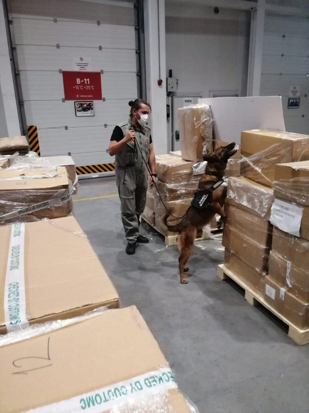 İstanbul Havalimanı’nda dev uyuşturucu operasyonu! 16 gözaltı 3 tutuklama