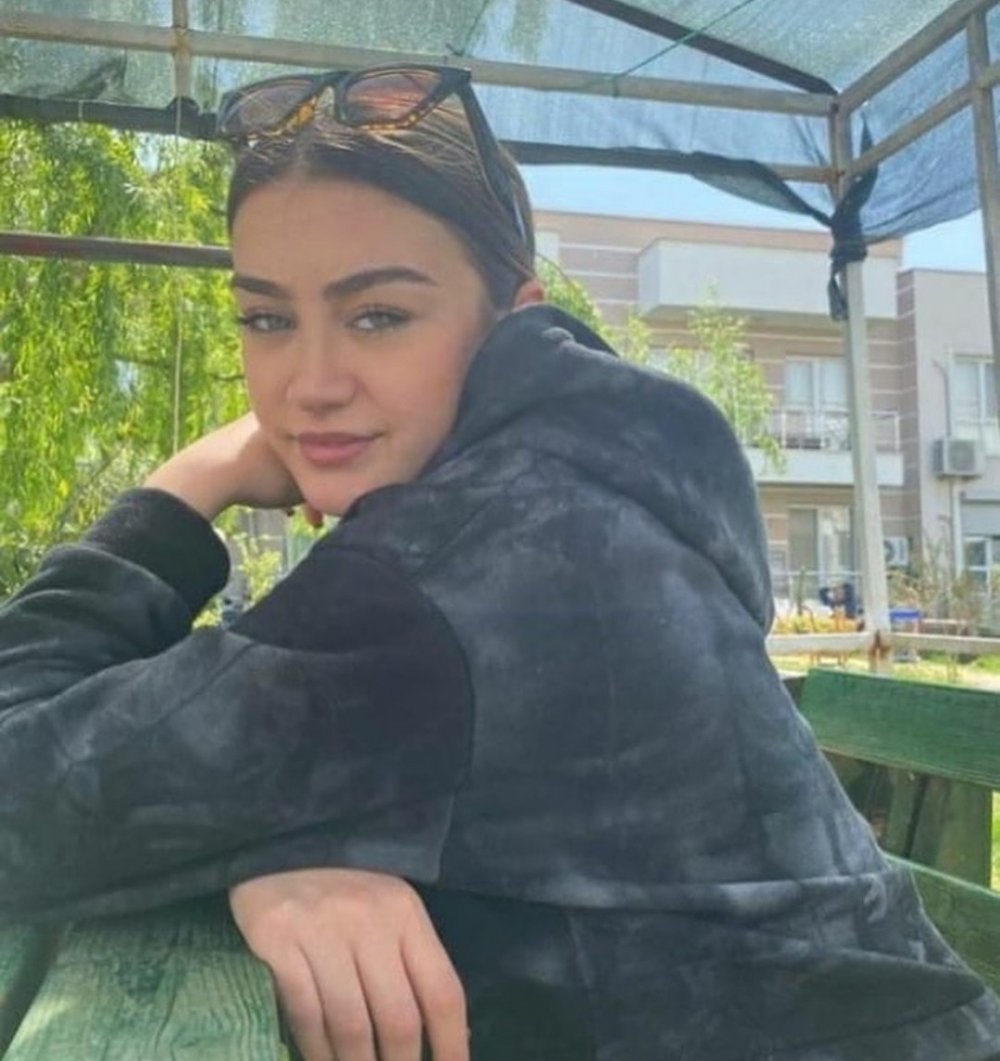 İzmir'de yas var! Selin Kabakçı kaza yapan araçtan sağ çıkamadı