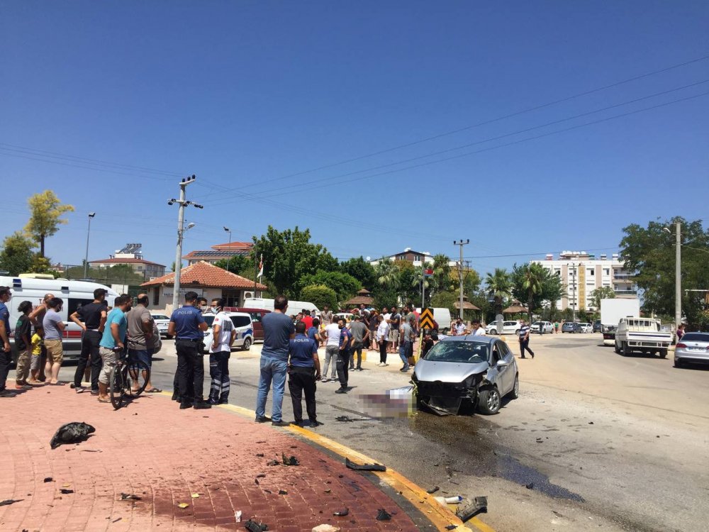 Kahreden kaza: Otomobille trafiğe çıkan çocuklardan biri öldü! Yakınları sinir krizi geçirdi