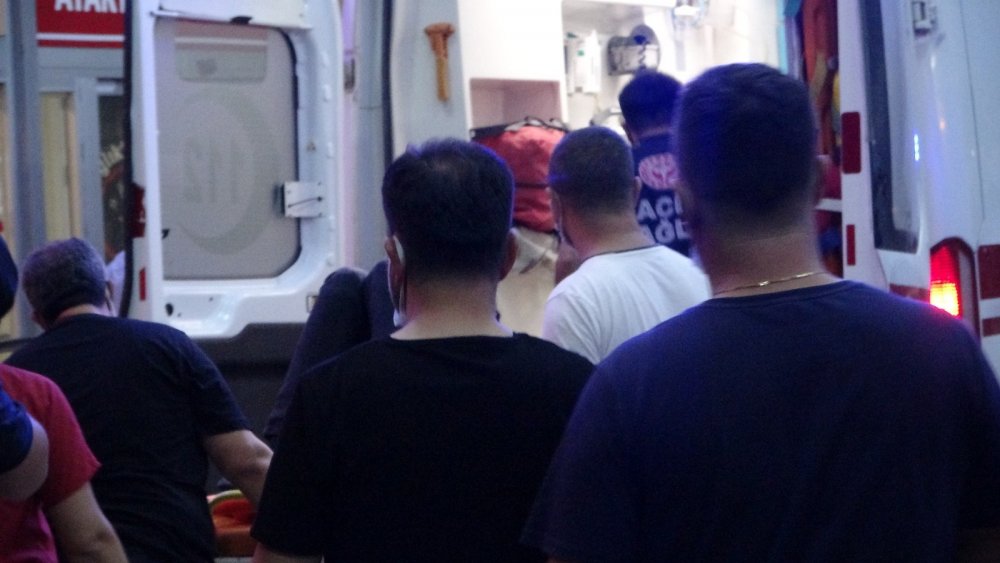 Kozan Sanayi Kavşağında feci kaza! 1’i ağır 8 yaralı