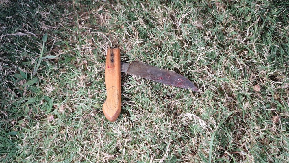 Tartıştığı şahsı boynundan bıçaklayan saldırgana otobüs çarptı!