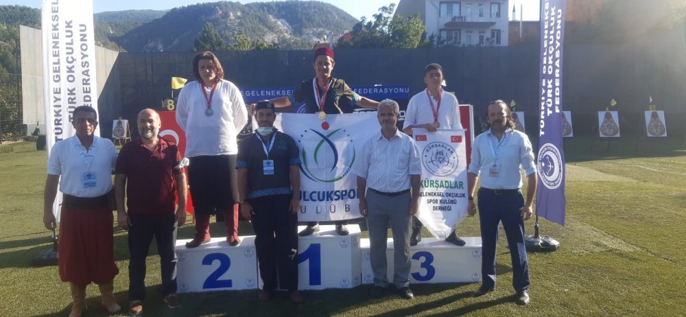 Bulcukspor Kulübü Konya'ya 2 şampiyonluk ve bir Türkiye üçüncülüğü ile döndü