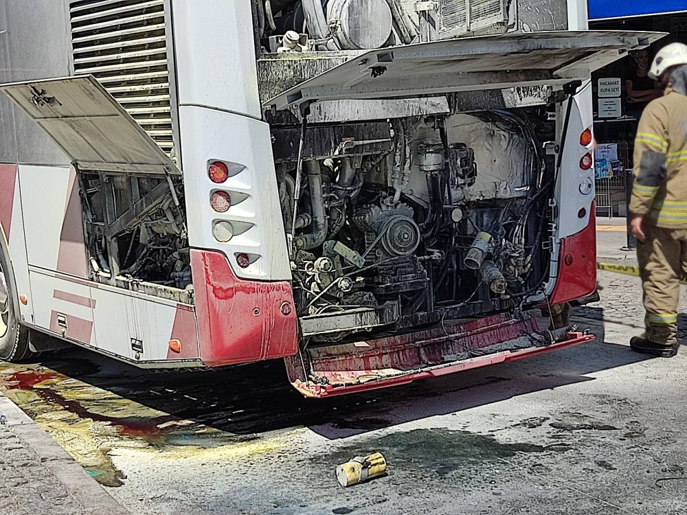 İzmir’de halk otobüsünde korkutan patlamalar!