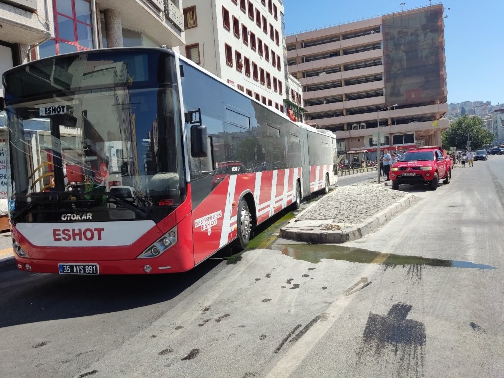 İzmir’de halk otobüsünde korkutan patlamalar!