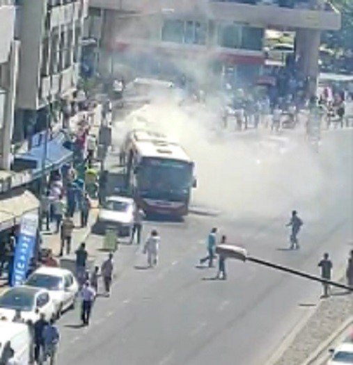 İzmir’de halk otobüsünde korkutan patlamalar!