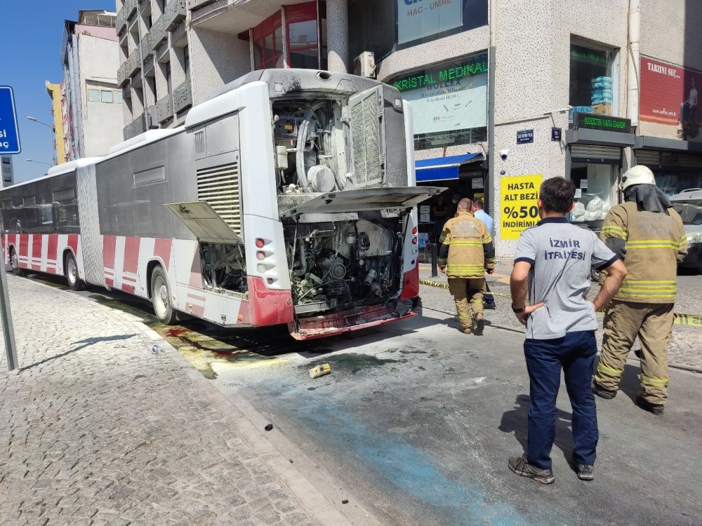 İzmir’de halk otobüsünde korkutan patlamalar!
