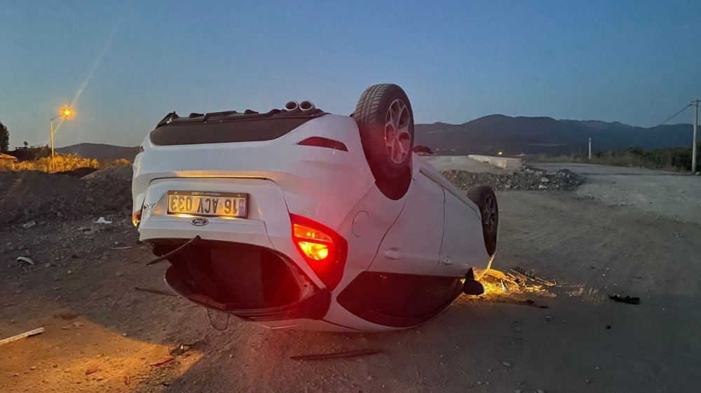 Yol yapım çalışma alanına dalan otomobil uçarak takla attı!