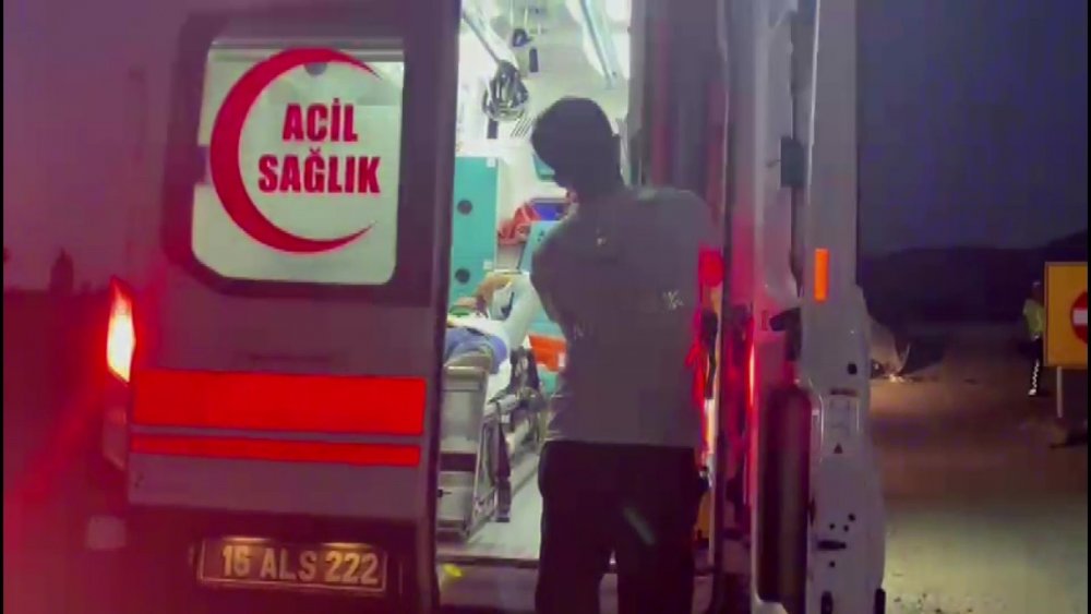 Yol yapım çalışma alanına dalan otomobil uçarak takla attı!