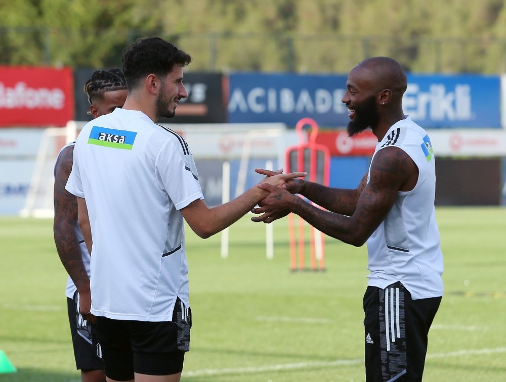 Yeni transfer Michy Batshuayi Beşiktaş’la ilk antrenmanına çıktı