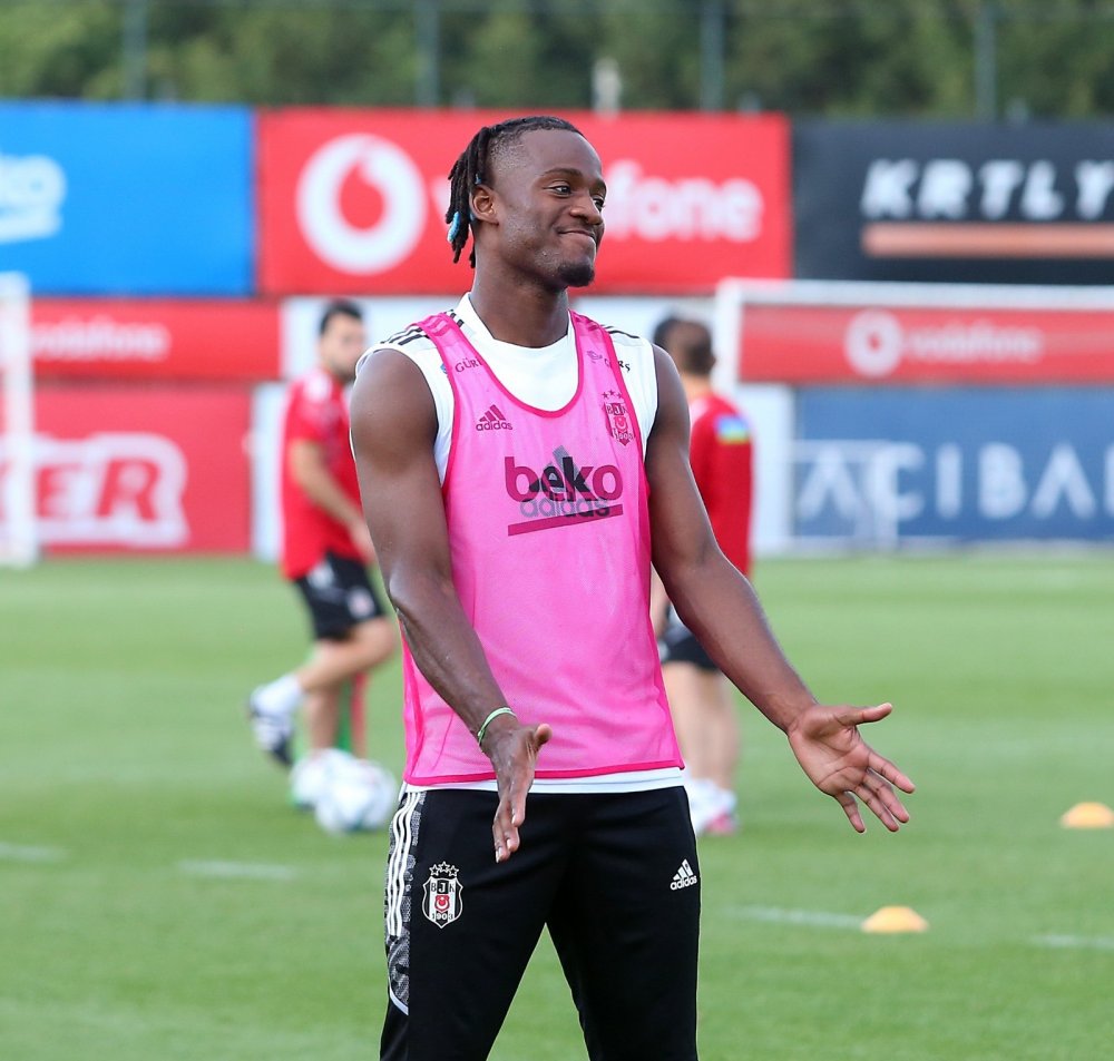 Yeni transfer Michy Batshuayi Beşiktaş’la ilk antrenmanına çıktı