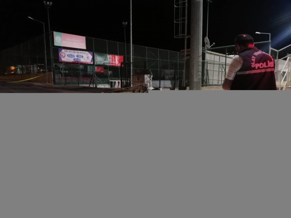 İzmir’de halı sahada maç yapan polislere silahlı saldırı! 1 polis vuruldu