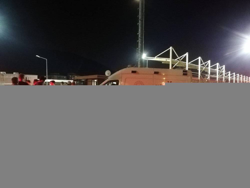 İzmir’de halı sahada maç yapan polislere silahlı saldırı! 1 polis vuruldu