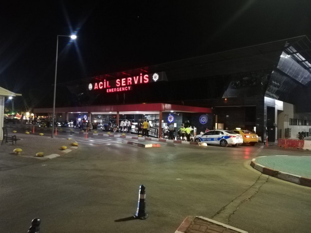 İzmir’de halı sahada maç yapan polislere silahlı saldırı! 1 polis vuruldu