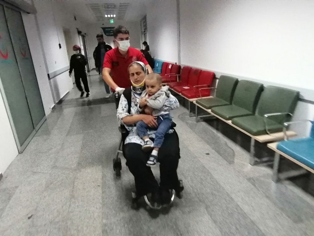 Konya'dan Aksaray'a giden araç şarampolde takla attı! 2'si çocuk 6 yaralı