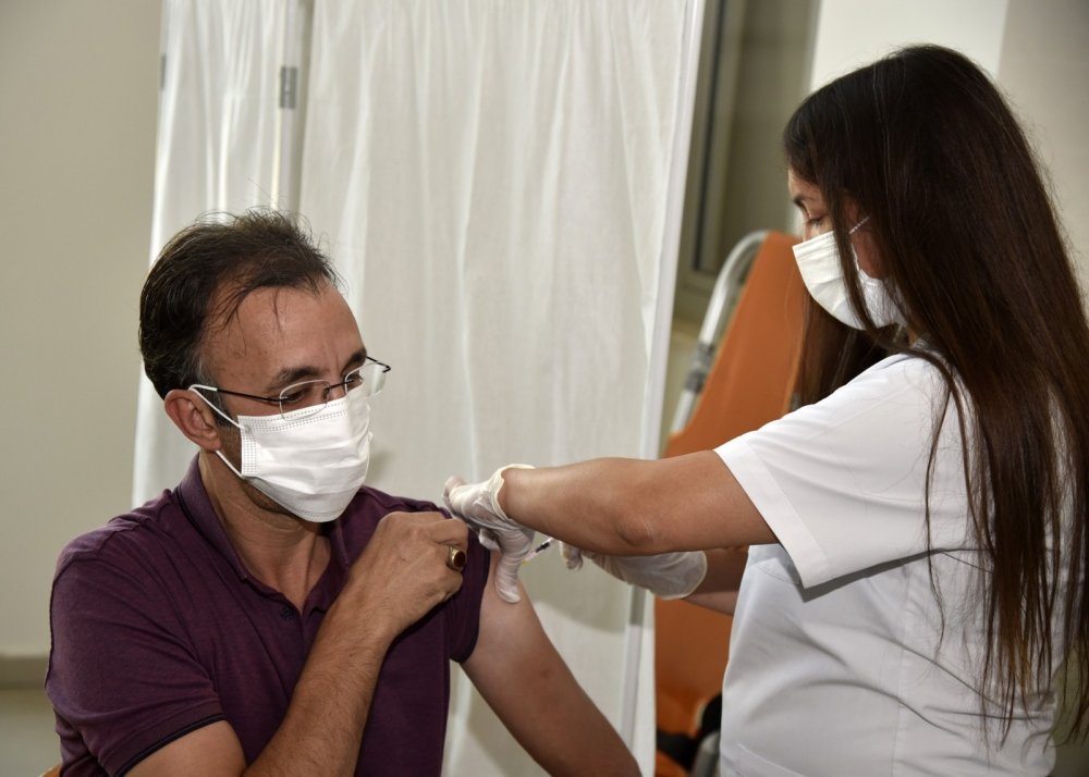 Selçuklu Belediyesi binası aşı merkezi gibi