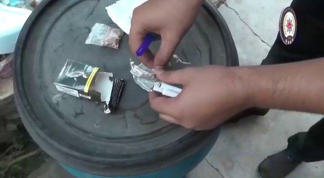 Adana’da evlere uyuşturucu baskını! 9 gözaltı