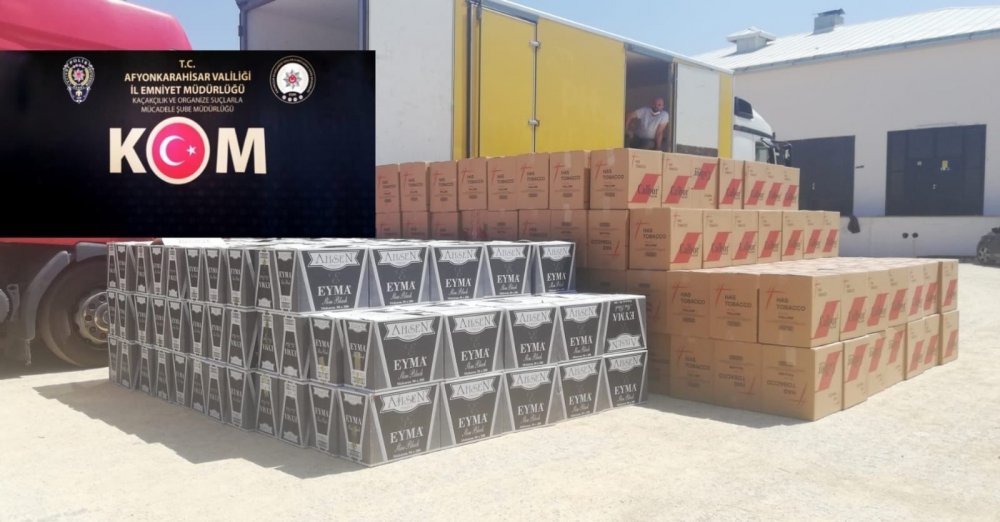 Afyon'da durdurulan tırlarda 5 milyona yakın kaçak makaron yakalandı