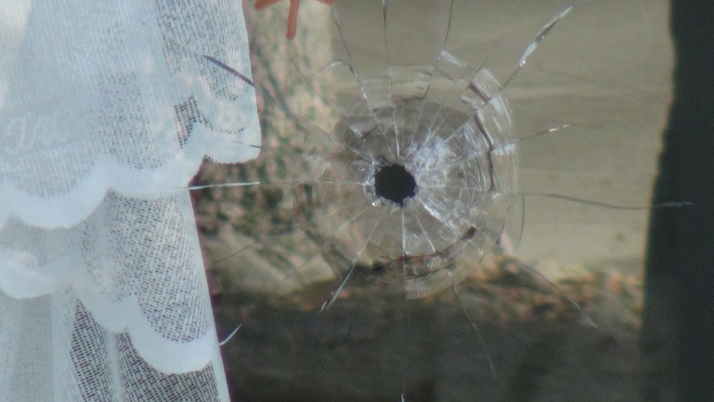 İş yerine silahlı saldırı! Polis kaçan saldırganları arıyor