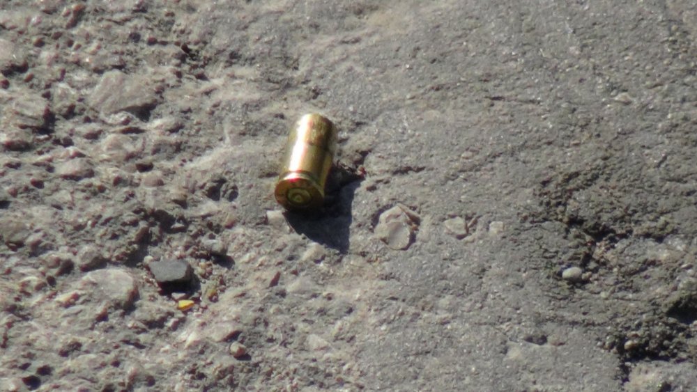 İş yerine silahlı saldırı! Polis kaçan saldırganları arıyor