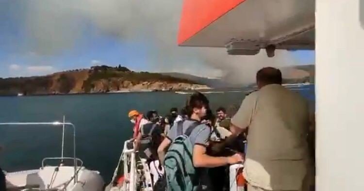 Heybeliada’da yangın paniği! Tahliyeler başladı