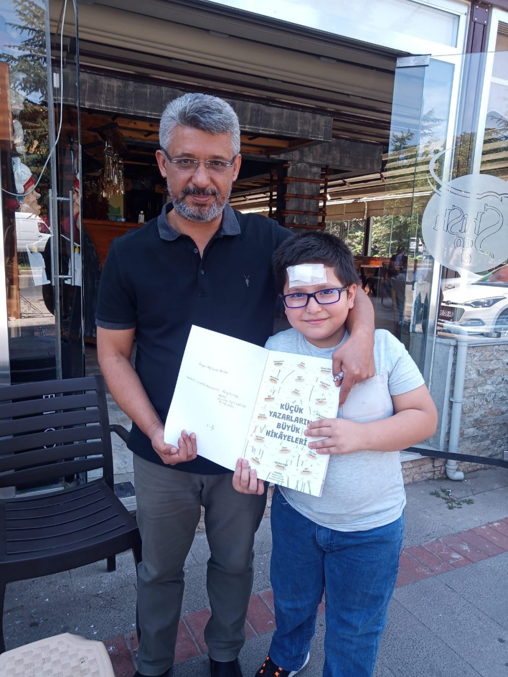 Konyalı öğrenci Eda Beyaz telafide ben de varım kitabına yazdı