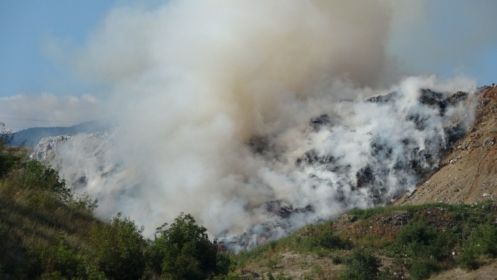 Şehir çöplüğünde yangın! Kenti duman sardı
