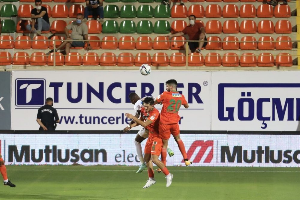 Altay deplasmanda Alanyaspor'u 4-1 mağlup etti