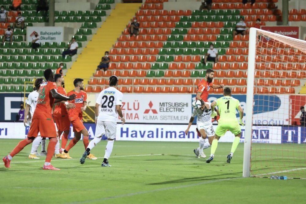 Altay deplasmanda Alanyaspor'u 4-1 mağlup etti