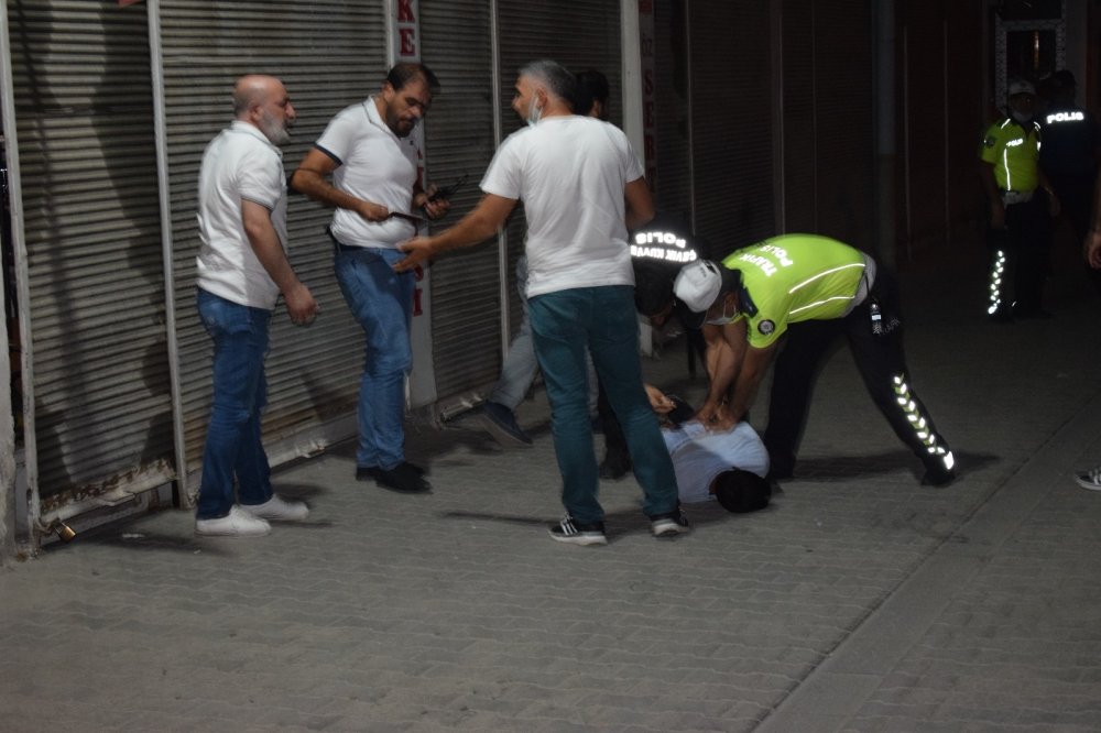İçkili eğlence mekanında şişeli bıçaklı kavga! 4 yaralı 4 gözaltı
