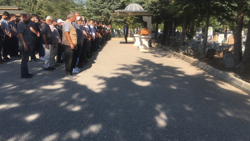 Konya’daki kazada ölen Hasan Yazar Aybüke Ece ve Narter Kuyucu toprağa verildi