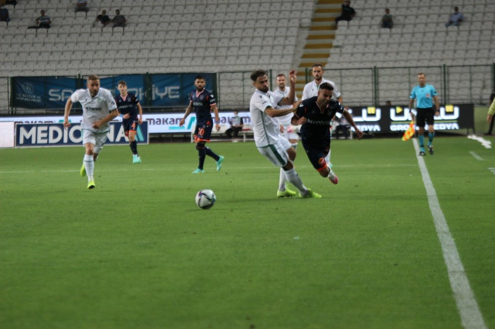 Konyaspor pürneşe! Başakşehir'i de deviren Konyaspor büyük gözdağı verdi
