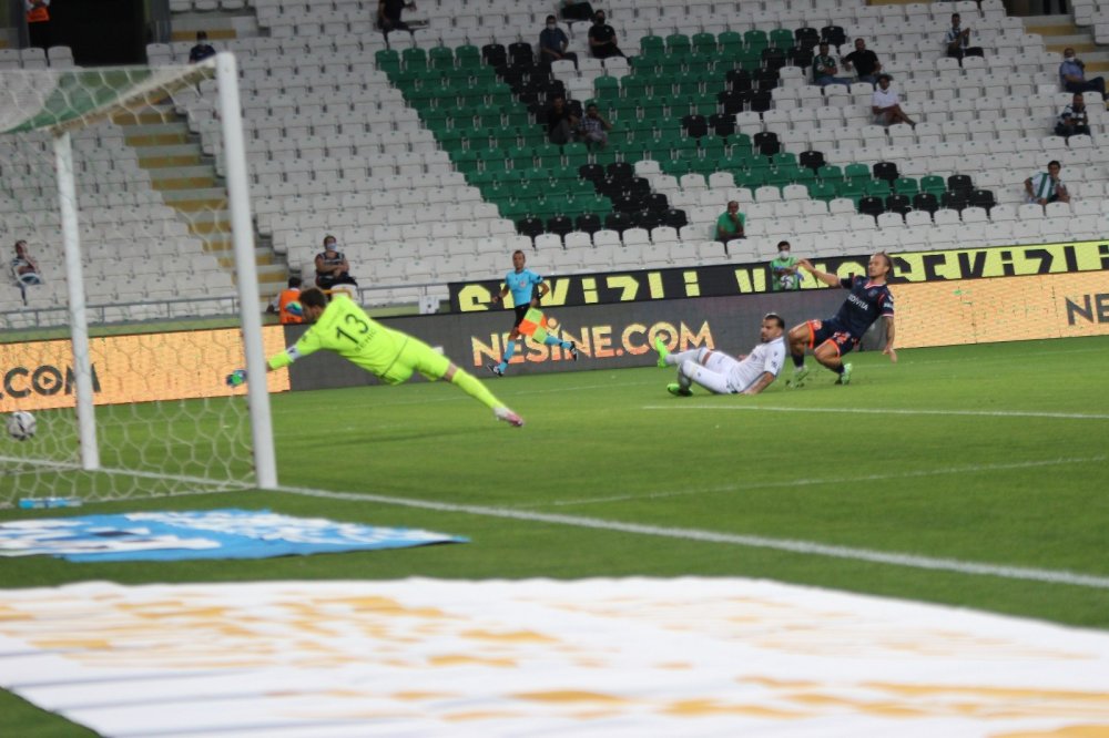 Konyaspor pürneşe! Başakşehir'i de deviren Konyaspor büyük gözdağı verdi