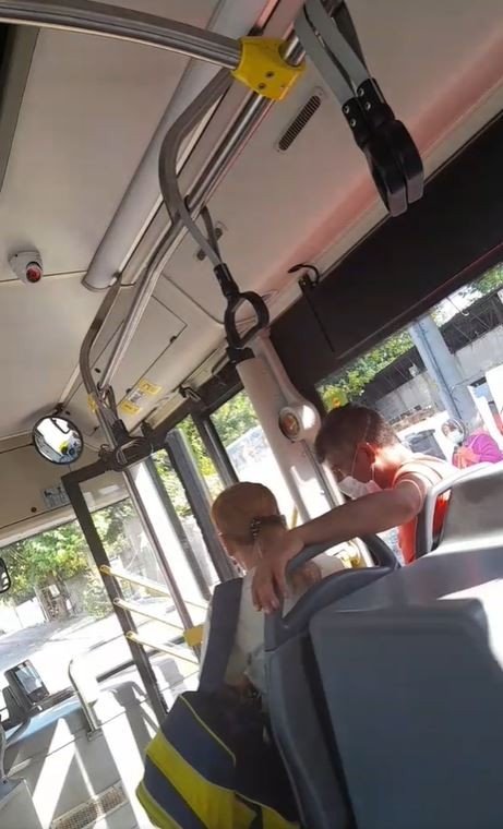 Otobüste olay! Maske takmayı reddeden kadın ortalığı birbirine kattı