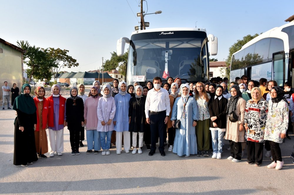 Karatay Kent Konseyi Yaz Okulu bitti! Gençler Bursa İstanbul ve Çanakkale gezisine uğurlandı