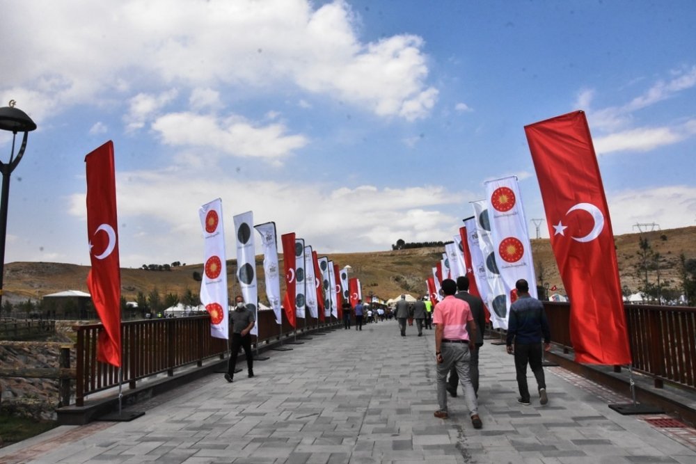 Malazgirt Zaferi’nin 950’nci yılı Ahlat'ta kutlanıyor