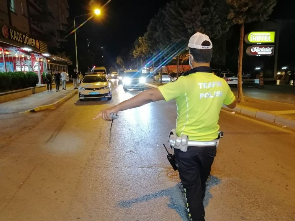 Trafik ekipleri gece gündüz denetimde