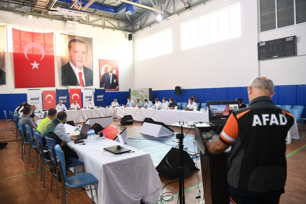 Vali Yazıcı Antalya'ya söz verdi!