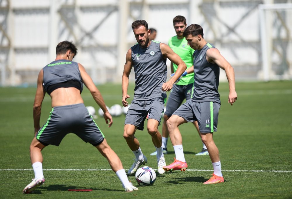 Konyaspor Adana Demirspor maçına hazır! Yolculuk başladı