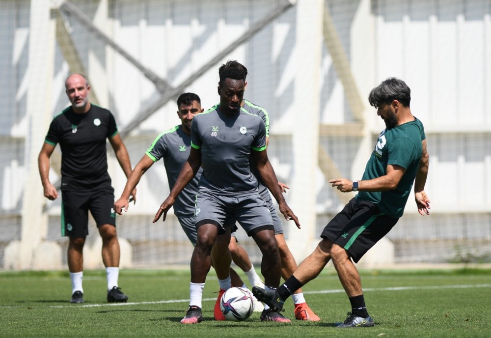 Konyaspor Adana Demirspor maçına hazır! Yolculuk başladı