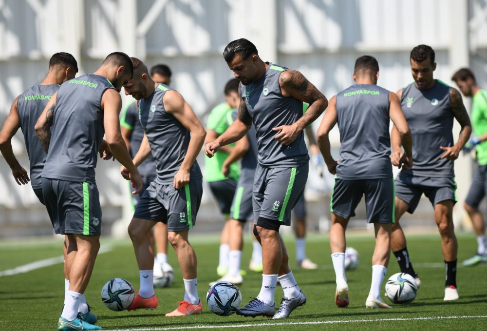Konyaspor Adana Demirspor maçına hazır! Yolculuk başladı