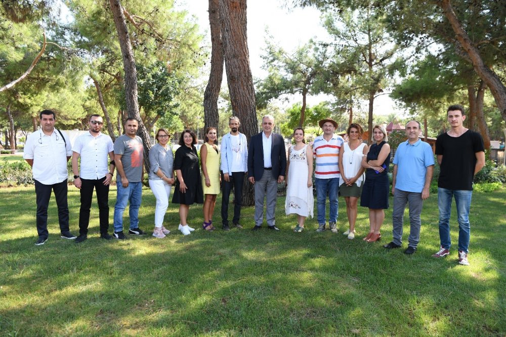 16 bin yabancının yaşadığı Antalya'nın Konyaaltı ilçesinde gündem nüfus artışı