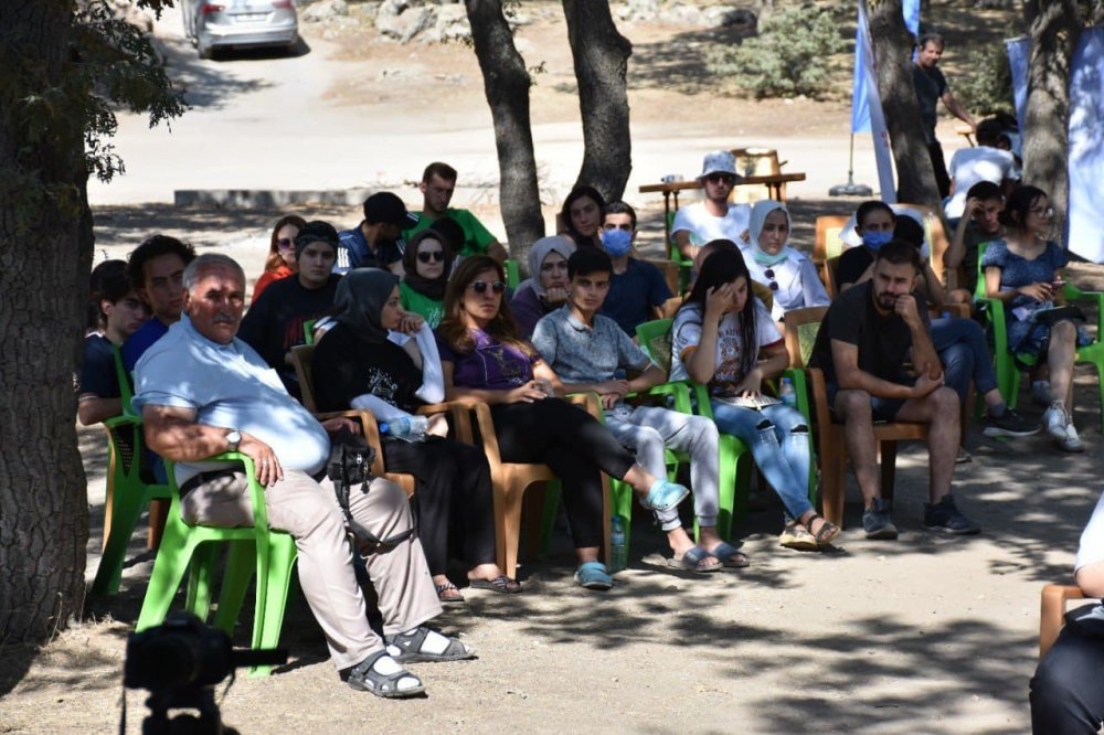 Cumhurbaşkanlığı Başdanışmanı Saraçoğlu'ndan gençlerle doğal tarım ve tarımsal kalkınma sohbeti