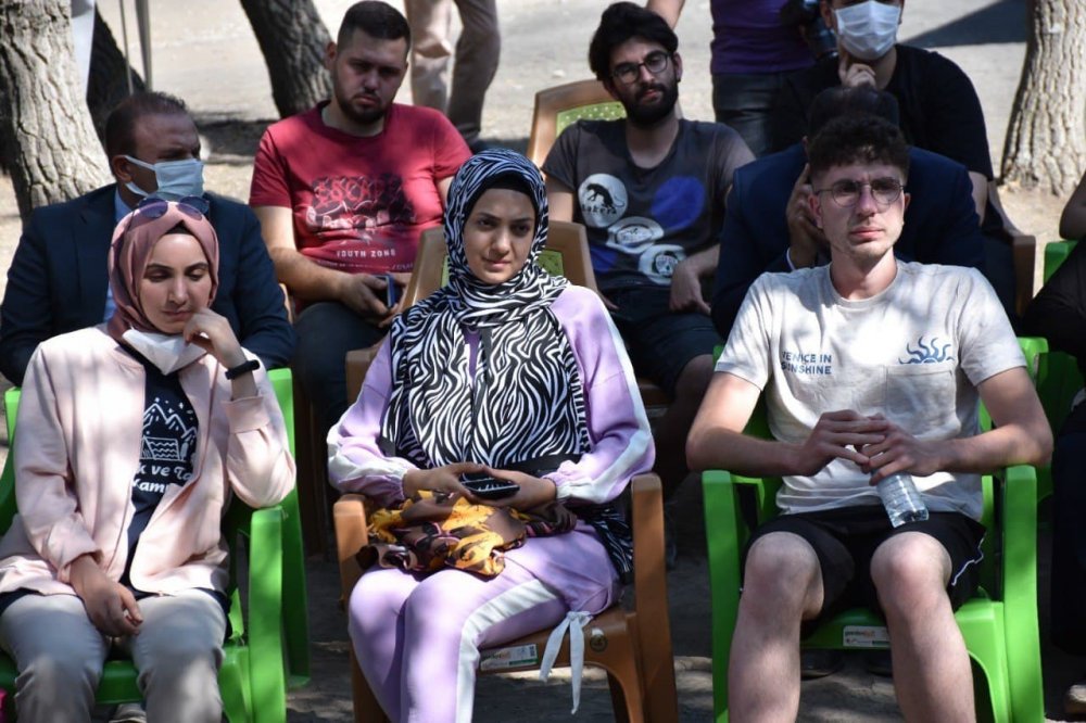 Cumhurbaşkanlığı Başdanışmanı Saraçoğlu'ndan gençlerle doğal tarım ve tarımsal kalkınma sohbeti