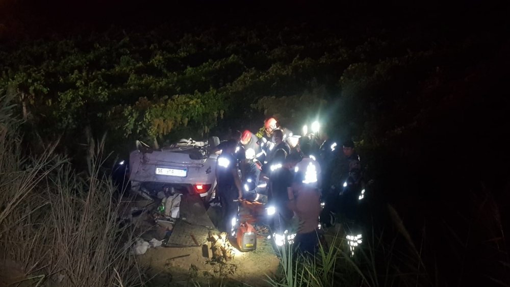 İşçi servisi otomobille kafa kafaya çarpıştı! 3 ölü 4 yaralı
